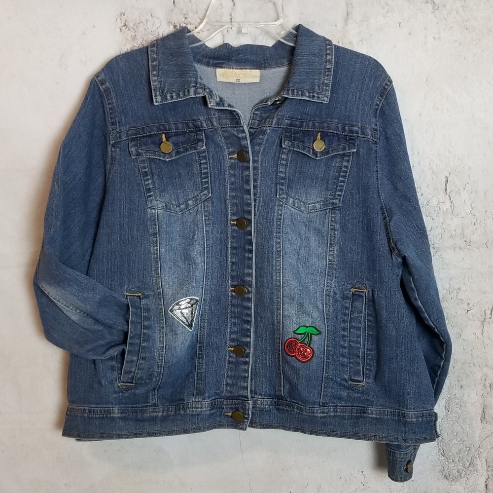 Iconic Denim Jacket - Picture 3 of 7